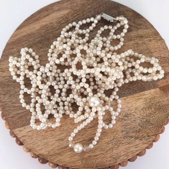 Elegant Pearl Matinee Length Necklace - Picture 3 of 8